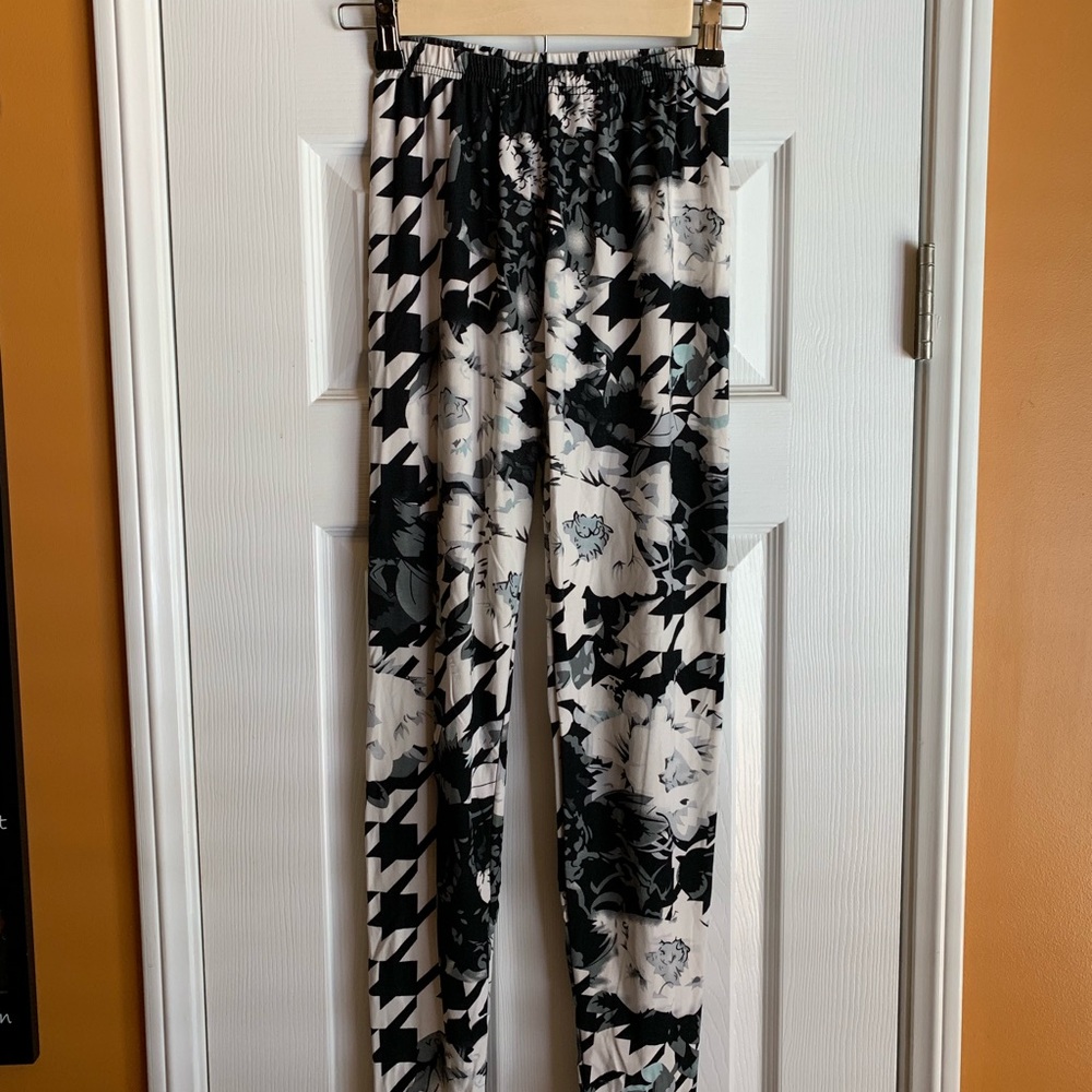 Soft & Pretty Black & White Leggings